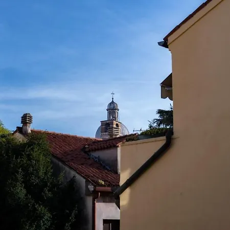 Isabel Old Town Padova